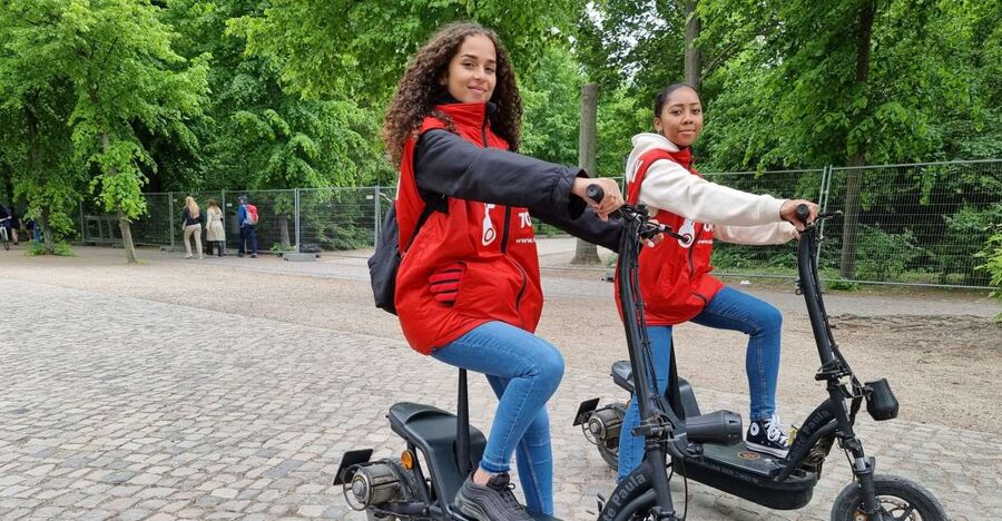 2-H Berlin: Top Sights Guided E-Scooter Tour - Robot City Meet-Up and Scooter Training: Fast Start or Slow Start?