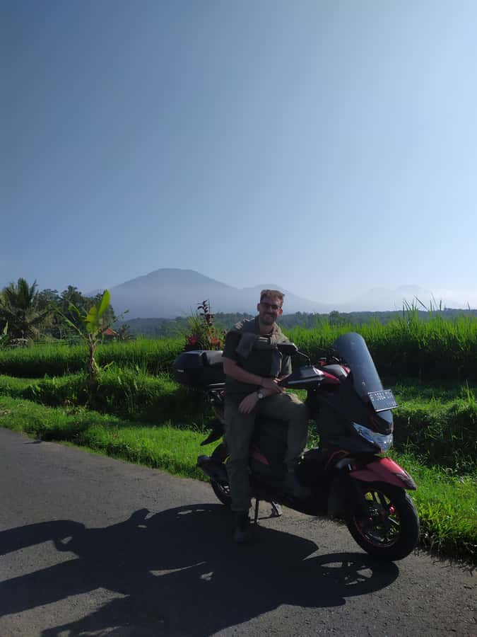 Bali Scooter Tour With Tour Guide - Getting set up: the guide, the helmet, and the photo shooter