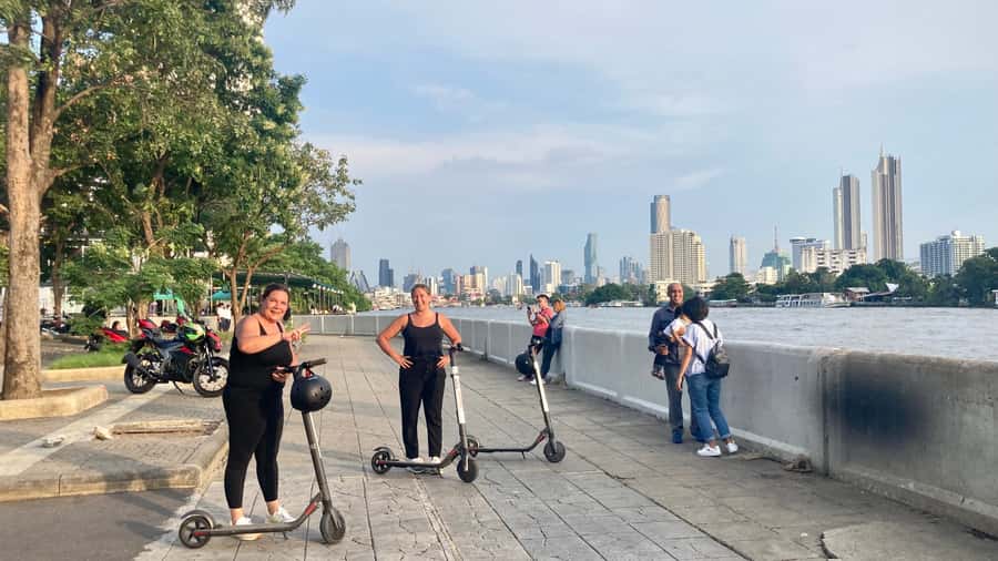 Bangkok: City Highlights Electric Scooter Tour - What Makes the Tour Fun (Even If You’re Not a Scooter Expert)