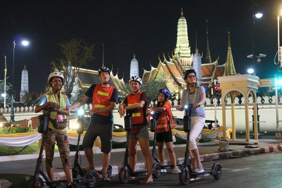 Bangkok: E-Scooter Night Tour with Local Street Food - Key highlights to zero in on