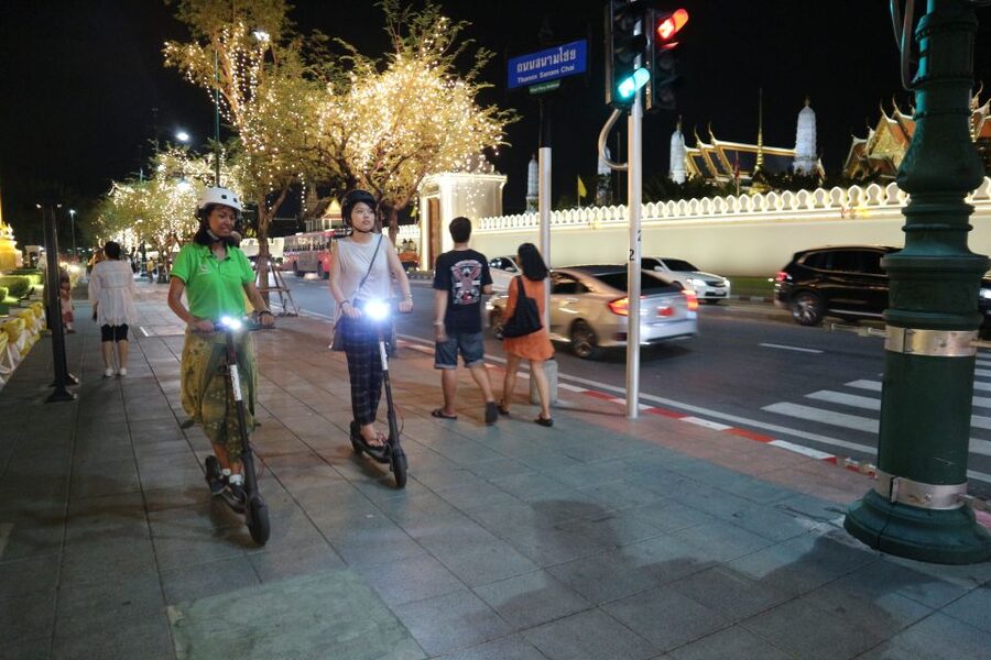 Bangkok: E-Scooter Night Tour with Local Street Food - Markets and Chinatown: street-food dinner without tourist detours