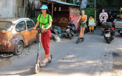 Bangkok: Riverside E-Scooter Adventure with StreetFood Snack - Scooter demo, helmets, and how “safe” actually works here