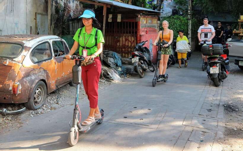 Bangkok: Riverside E-Scooter Adventure with StreetFood Snack - Scooter demo, helmets, and how “safe” actually works here