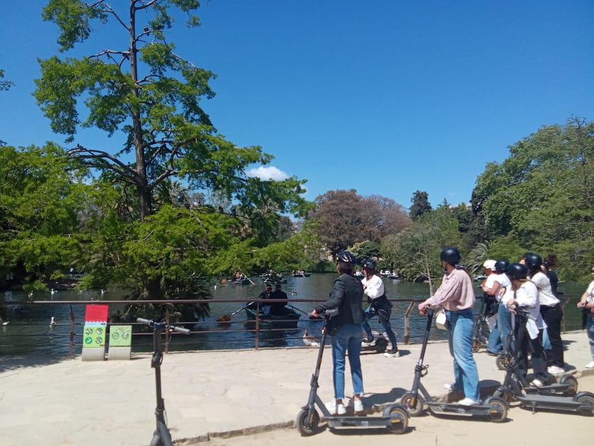 Barcelona: e-scooter and Bike tour - Arc de Triomf to Parc de la Ciutadella: Parks, Zoo Area, and the Cactus Park Touch
