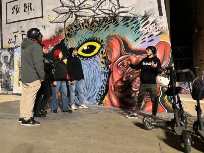 Barcelona: Graffiti E-Scooter Tour - Meeting at Robot City Barcelona and getting rolling