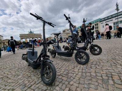 Berlin: 3-H VIP Private E-Scooter Highlights Tour - Getting started at Robot City Segway Tour (Claire-Waldhoff-Straße 6)