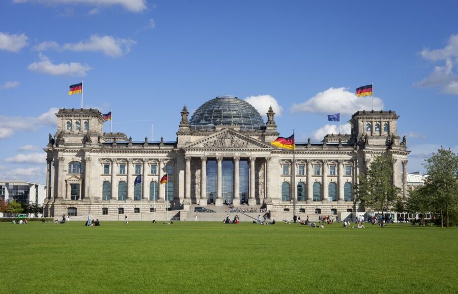 Berlin: 3-H VIP Private E-Scooter Highlights Tour - The guide’s value: stories plus real-world food and drink tips