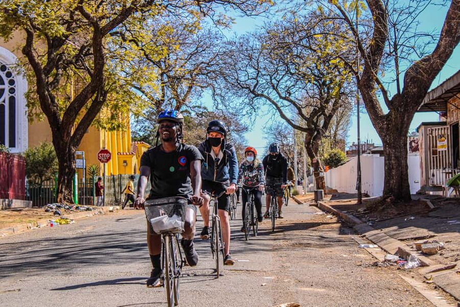 Cape Town: bicycle or E-scooter History Tour with Coffee - Bo-Kaap on Chiappini Street: Color, Community, and Careful Pace