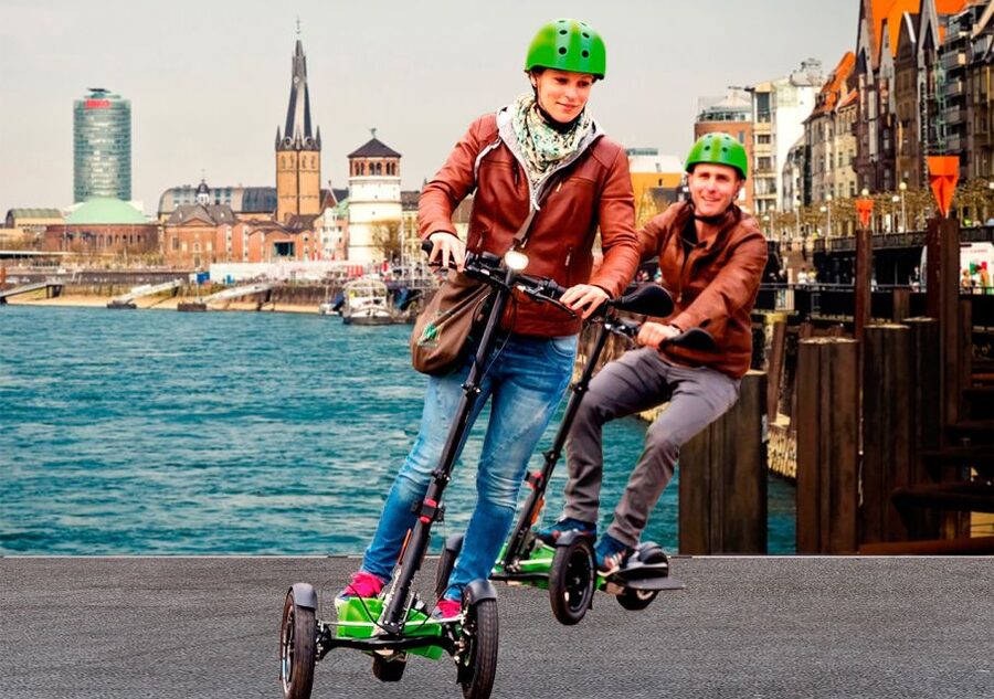 Düsseldorf: E-Scooter City Tour - Riding Along the Rhine: Rheinknie Bridge Views and the Pace of the Route
