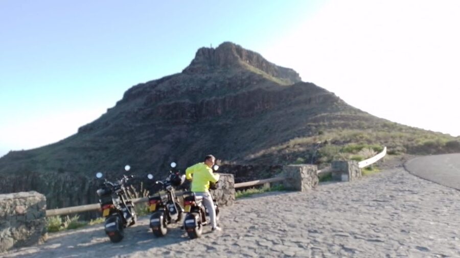 Gran Canaria: Los Pilancones Natural Park e-Scooter Tour - Ayagaures Village and the dam: where the ride turns into the payoff