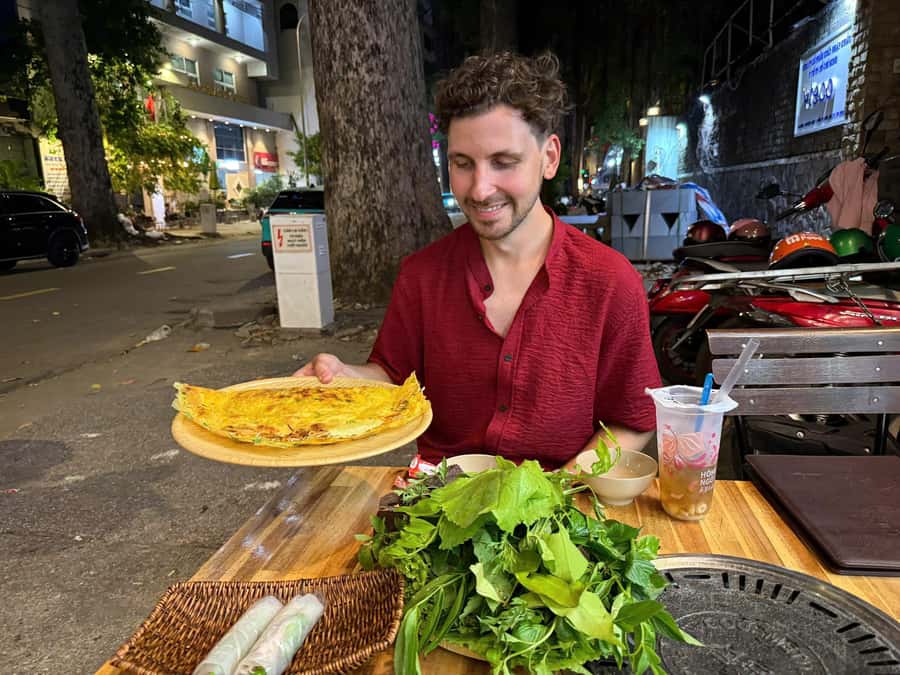 Ho Chi Minh: Local Food Tour by Scooter with Vegan Option - The food game plan: six dishes that show off Vietnam’s range