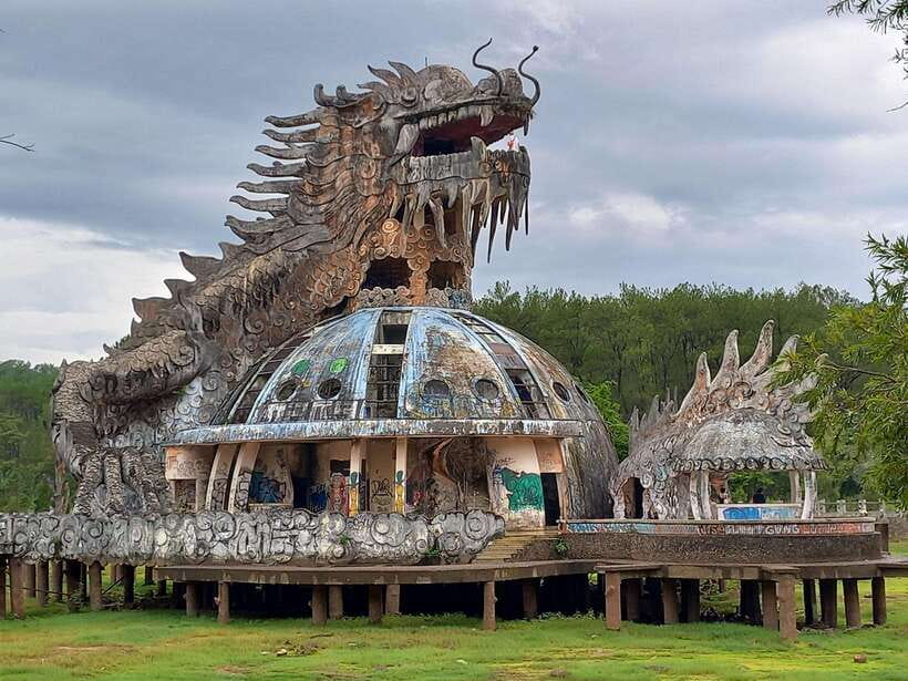 Hue Imperial City & Abandoned Water Park Tour by E-Scooter - Price and value: $40, lunch included, one ticket extra