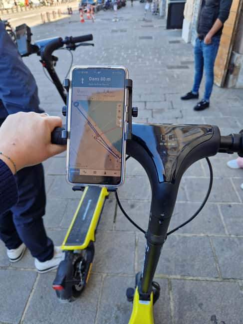 Marseille: Self-Guided Smartphone Tour by E-Scooter - From Vieux Port to the Panier: how the smartphone tour actually works