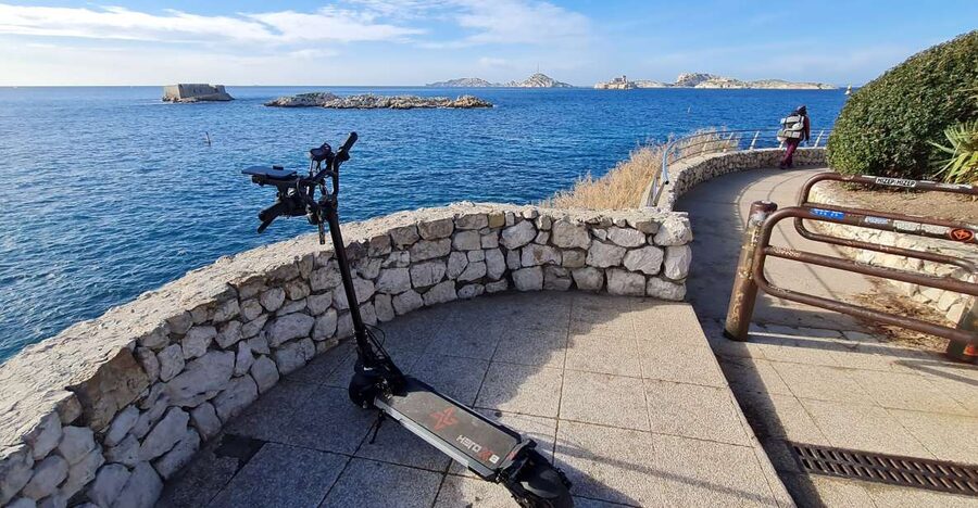 Marseille: Self-Guided Smartphone Tour by E-Scooter - Before you roll: the briefing, helmet, and what to wear