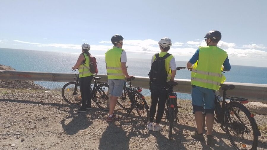 Maspalomas: E-Scooter or E-Bike Tour+Western Town Sioux City - Who this tour suits best (and who should skip it)