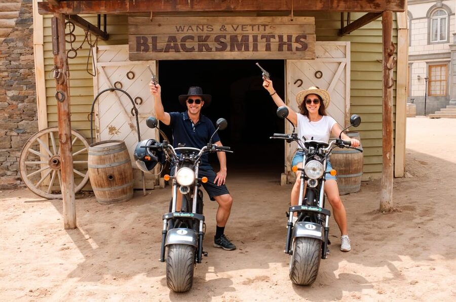 Maspalomas: E-Scooter or E-Bike Tour+Western Town Sioux City - The 1-hour e-scooter or e-bike ride through Maspalomas Dunes and Playa del Inglés