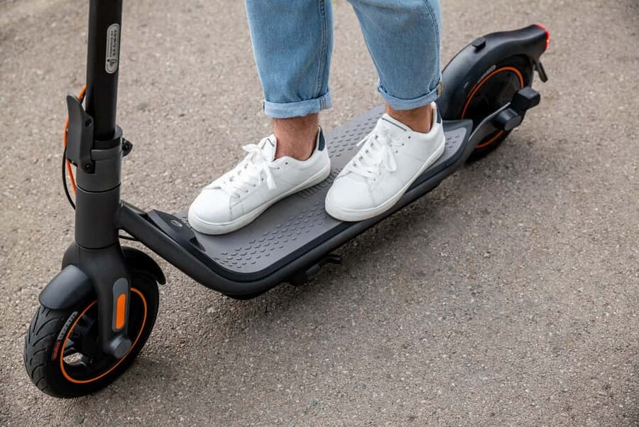 Nice: 1h30 E-scooter highlights tour - Promenade des Anglais, Place Masséna, and the big-photo city center