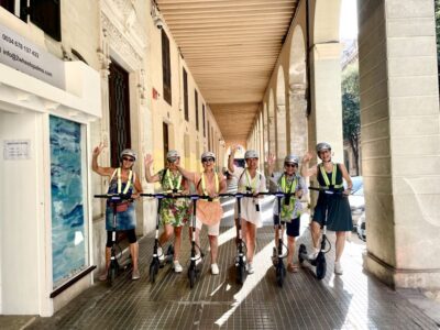 Palma: Guided 1.5 H city tour on Electric scooter - Old Town Lanes: Where the City Personality Shows Up