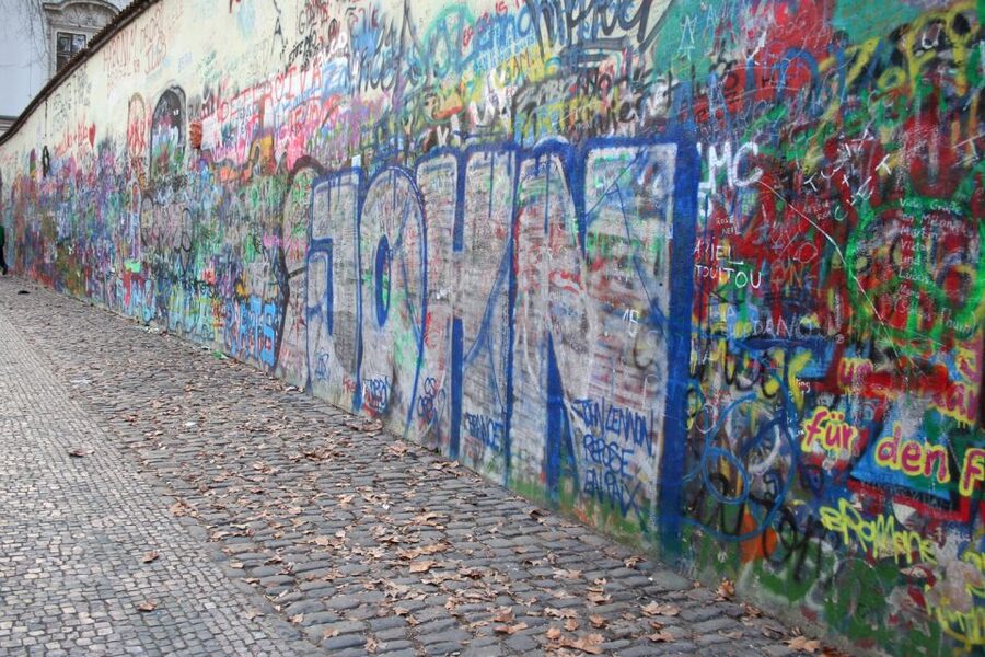 Prague: 4-Hour Segway and Scooter Tour with Lunch and Drinks - Switching modes near Castle for Segway skills and Strahov views