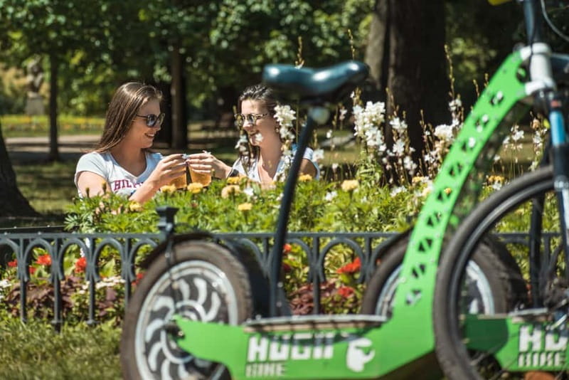 Prague: E-Scooter HUGO Bike Rental - Comfort, weather, and what to bring (so you don’t cut the ride short)