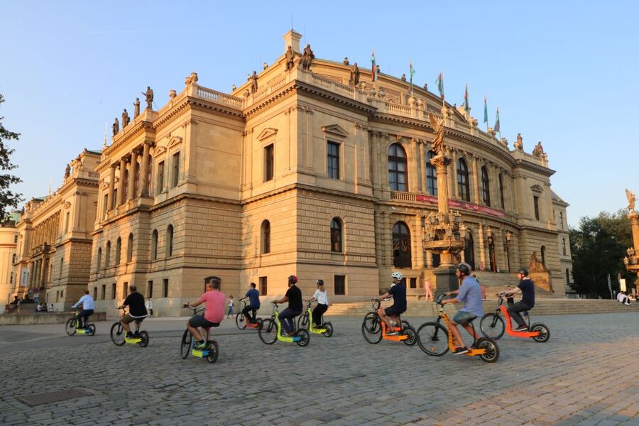 Prague: Highlights Tour on e-Scooter or eBike - Where it starts and why the safety training matters