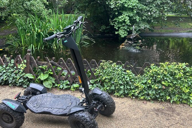 Scooter tours to Prague Castle and views. - Stop by stop: from Malá Strana to Charles Bridge and Letná